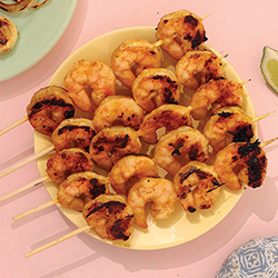 Mouthwatering sweet and spicy shrimp made with Organic Mango Chili Syrup. The shrimp is cooked to perfection, coated in a flavorful blend of sweetness and spiciness all thanks to Nature's Flavors Organic Mango Chili Shrimp.